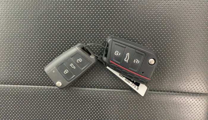 2022 Volkswagen TAIGUN HIGHLINE 1.0 TSI MT, Petrol, Manual, 29,274 km, Key Close Up