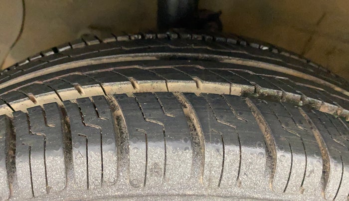 2014 Hyundai Xcent S 1.2, Petrol, Manual, 43,047 km, Left Front Tyre Tread