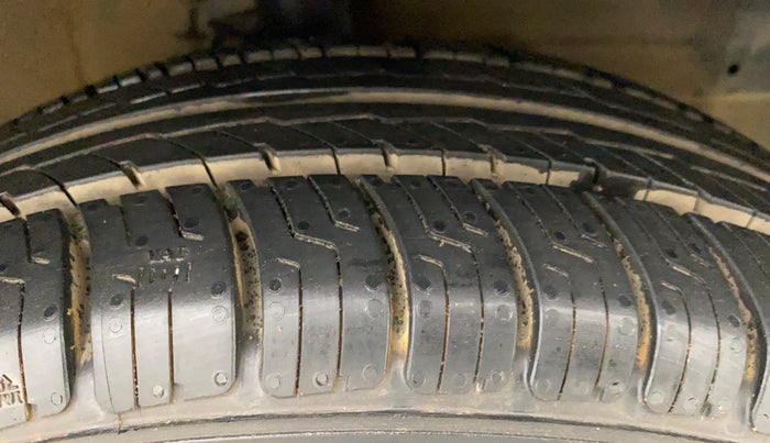 2014 Hyundai Xcent S 1.2, Petrol, Manual, 43,047 km, Right Front Tyre Tread