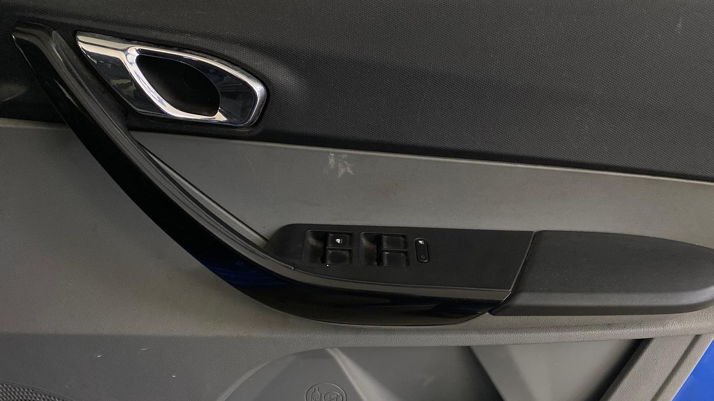 2020 Tata Tiago XZ PLUS PETROL, Petrol, Manual, 40,221 km, Driver Side Door Panels Control