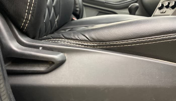 2021 Tata Tiago XT PETROL, Petrol, Manual, 1,35,556 km, Driver Side Adjustment Panel