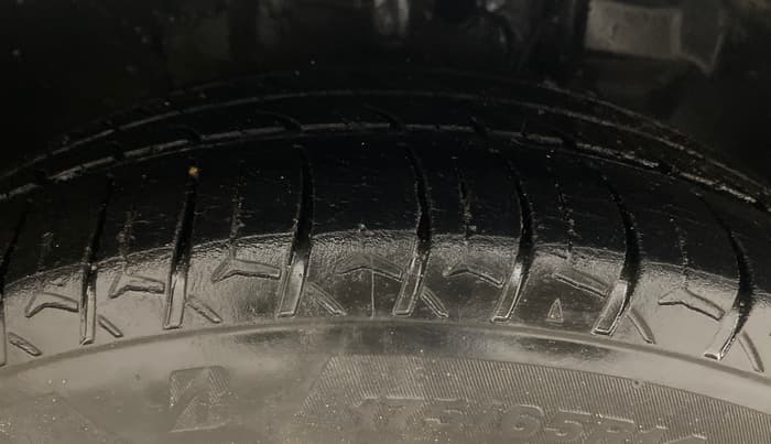 2021 Tata Tiago XT PETROL, Petrol, Manual, 1,35,556 km, Right Front Tyre Tread