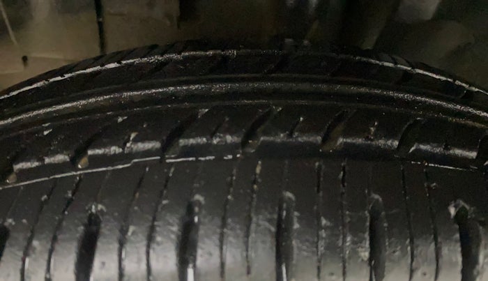 2019 Renault Kwid CLIMBER 1.0 AMT, Petrol, Automatic, 31,428 km, Left Front Tyre Tread