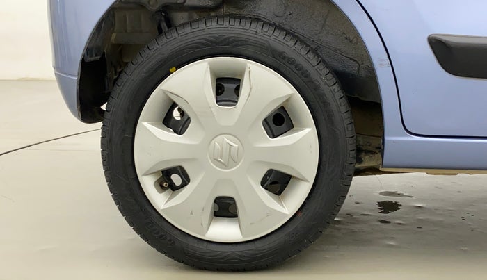 2013 Maruti Wagon R 1.0 VXI, Petrol, Manual, 1,05,115 km, Right Rear Wheel
