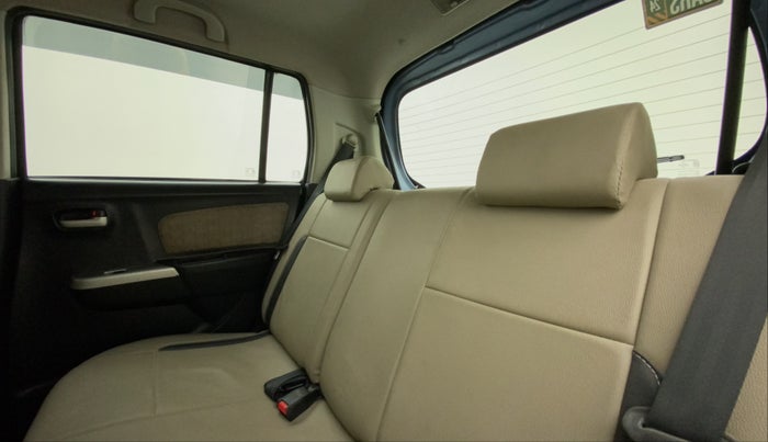 2013 Maruti Wagon R 1.0 VXI, Petrol, Manual, 1,05,115 km, Right Side Rear Door Cabin