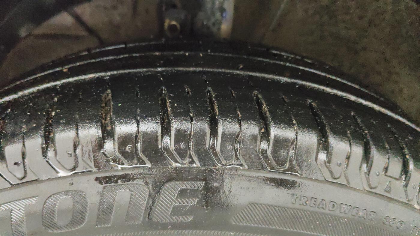 2020 Maruti XL6 ALPHA MT, Petrol, Manual, 25,870 km, Left Front Tyre Tread