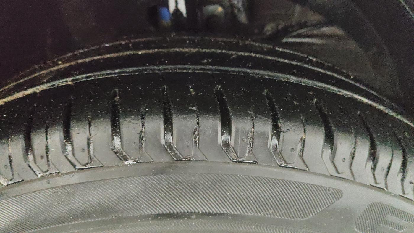 2020 Maruti XL6 ALPHA MT, Petrol, Manual, 25,870 km, Right Front Tyre Tread