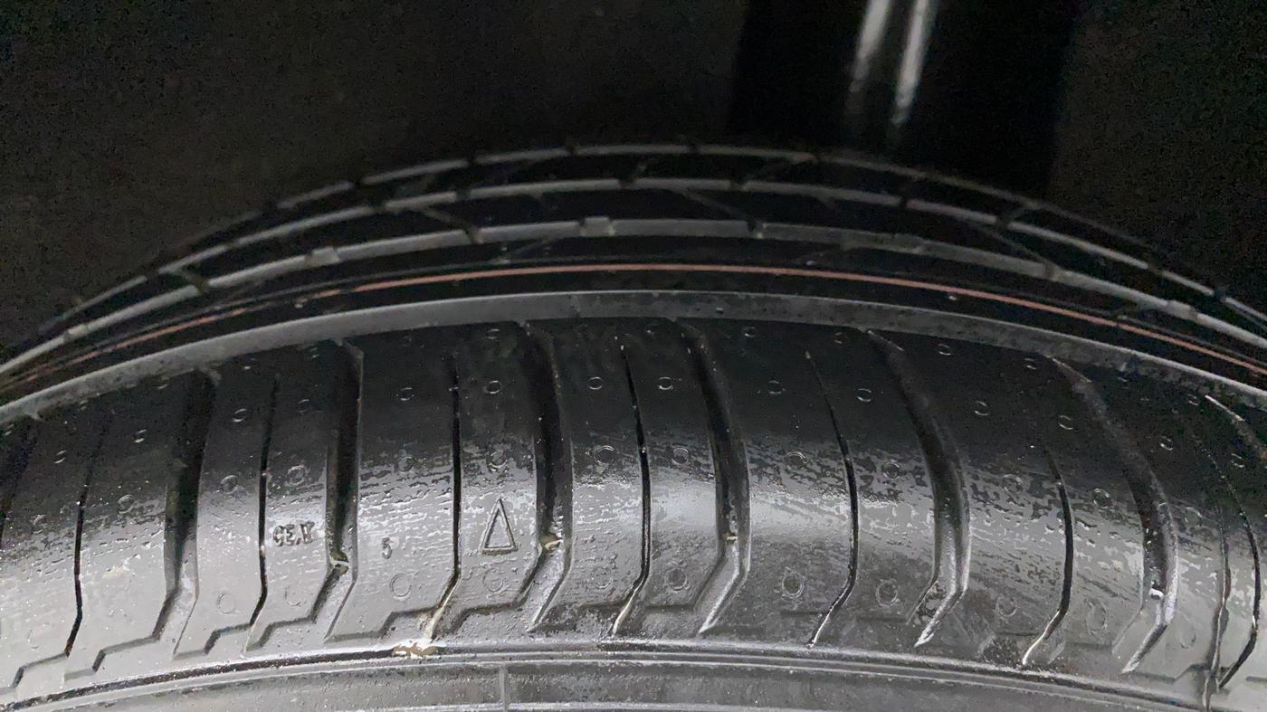 2017 Maruti Baleno ZETA PETROL 1.2, Petrol, Manual, 29,977 km, Left Rear Tyre Tread