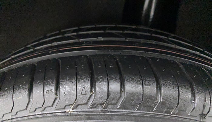 2017 Maruti Baleno ZETA PETROL 1.2, Petrol, Manual, 29,977 km, Left Rear Tyre Tread