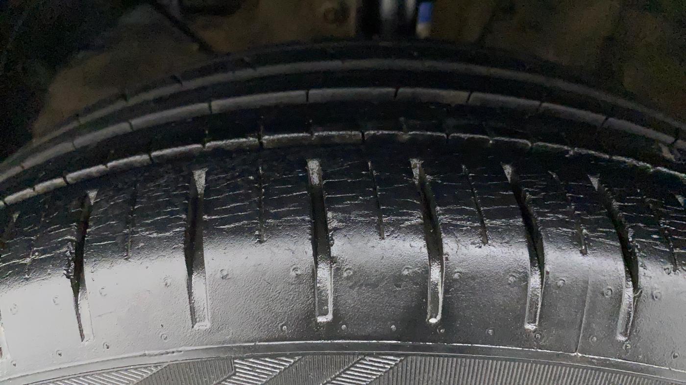 2017 Maruti Baleno ZETA PETROL 1.2, Petrol, Manual, 29,977 km, Left Front Tyre Tread