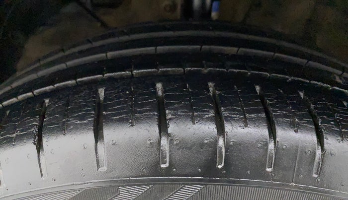 2017 Maruti Baleno ZETA PETROL 1.2, Petrol, Manual, 29,977 km, Left Front Tyre Tread