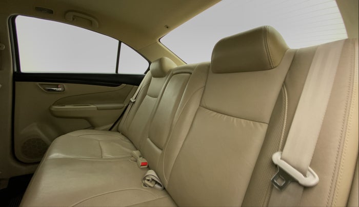 2016 Maruti Ciaz ZXI+, Petrol, Manual, 63,012 km, Right Side Rear Door Cabin