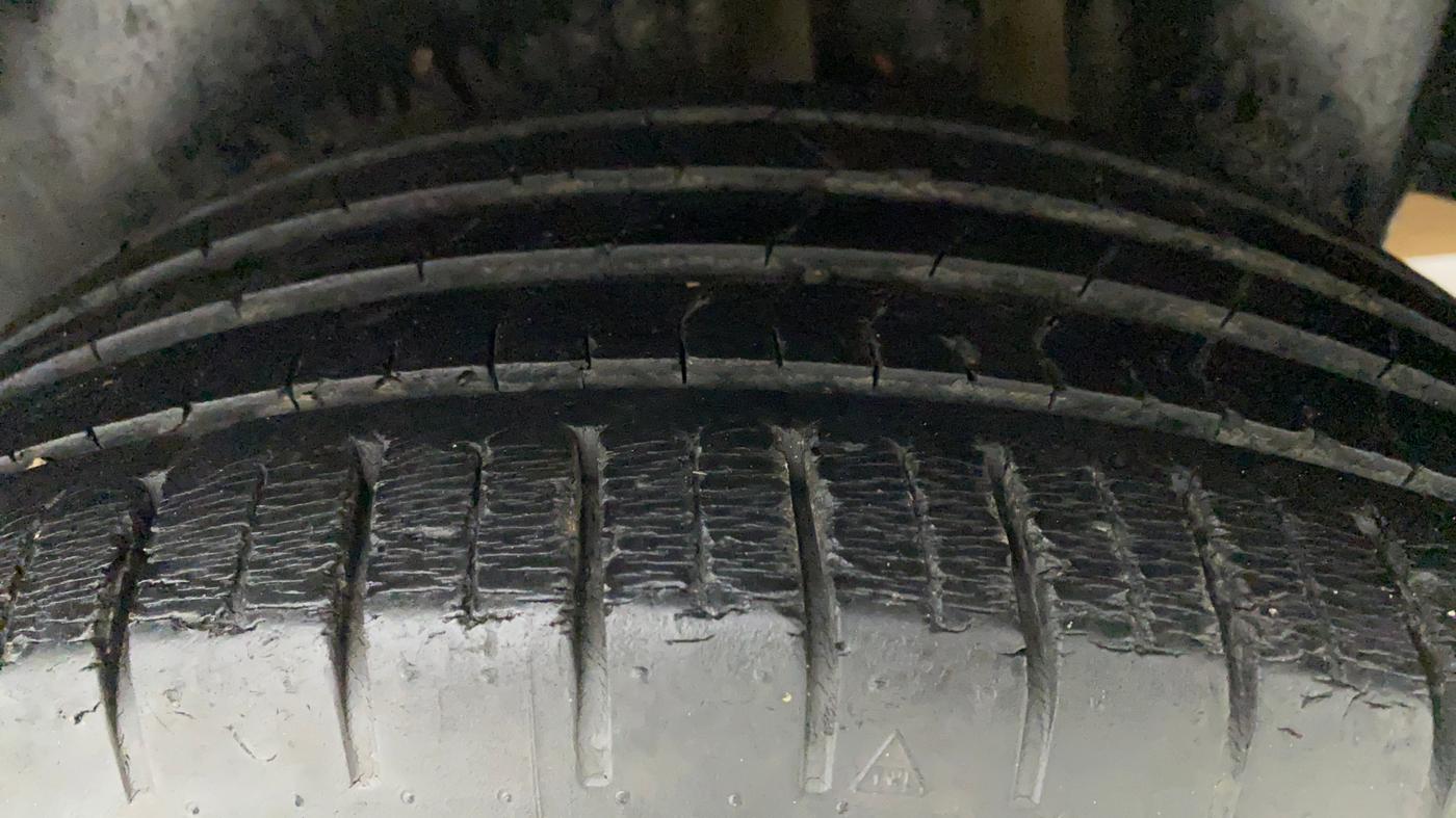 2016 Maruti Ciaz ZXI+, Petrol, Manual, 63,012 km, Left Rear Tyre Tread