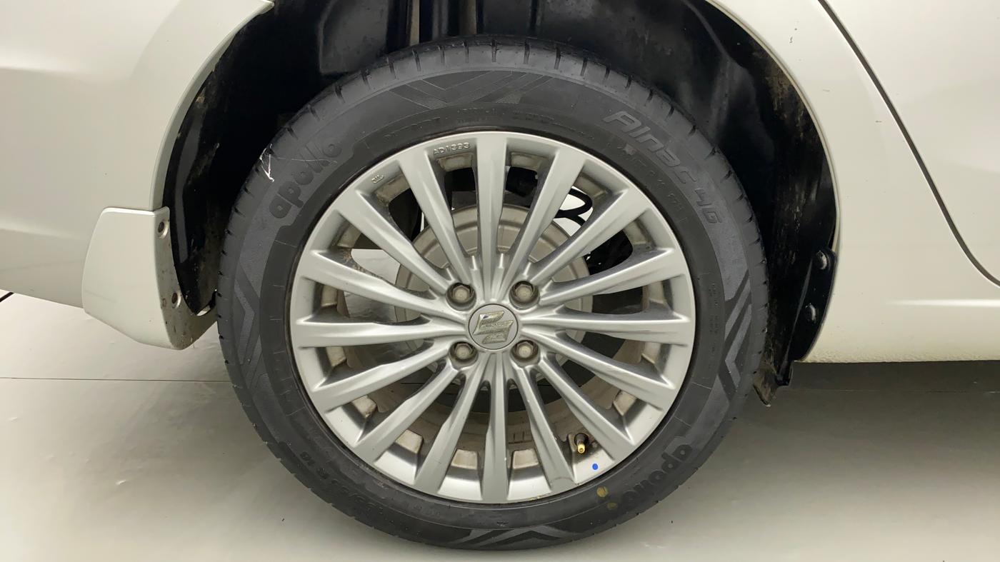 2016 Maruti Ciaz ZXI+, Petrol, Manual, 63,012 km, Right Rear Wheel
