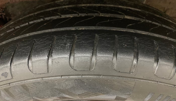 2019 Honda Amaze 1.2L I-VTEC S, Petrol, Manual, 1,04,662 km, Left Rear Tyre Tread