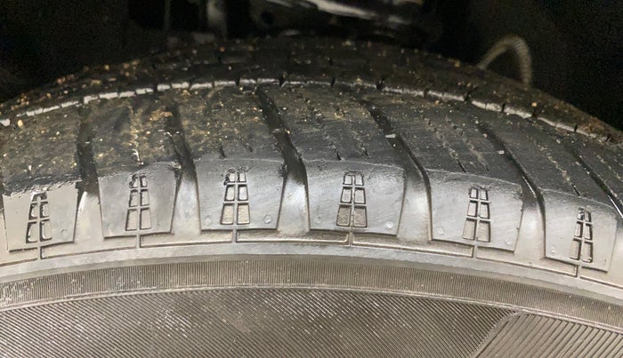 2023 Mahindra SCORPIO-N Z8 L PETROL AT 7 STR, Petrol, Automatic, 20,841 km, Left Front Tyre Tread
