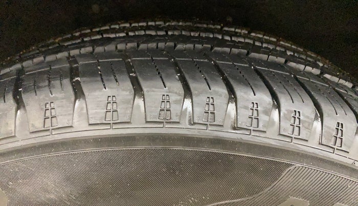 2023 Mahindra SCORPIO-N Z8 L PETROL AT 7 STR, Petrol, Automatic, 20,841 km, Right Rear Tyre Tread