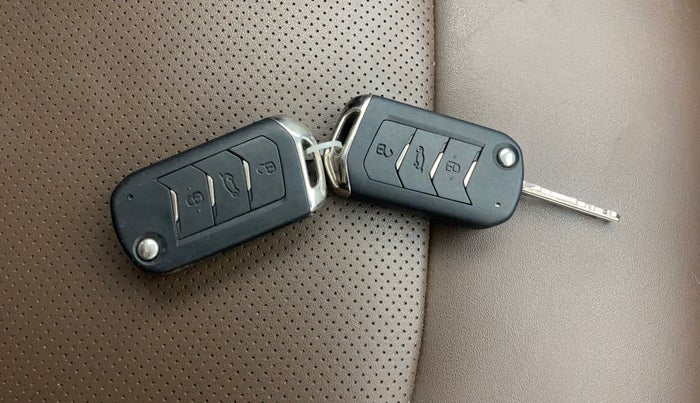 2023 Mahindra SCORPIO-N Z8 L PETROL AT 7 STR, Petrol, Automatic, 20,841 km, Key Close Up