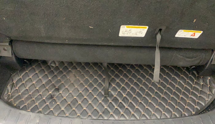 2023 Mahindra SCORPIO-N Z8 L PETROL AT 7 STR, Petrol, Automatic, 20,841 km, Boot Inside