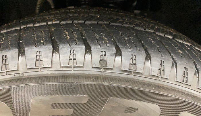 2023 Mahindra SCORPIO-N Z8 L PETROL AT 7 STR, Petrol, Automatic, 20,841 km, Right Front Tyre Tread
