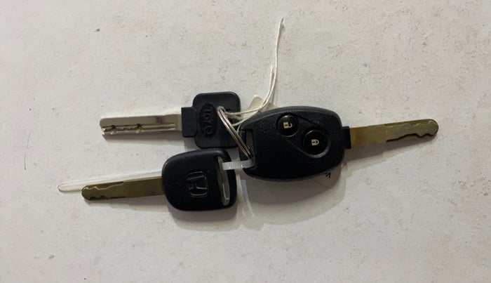 2014 Honda Amaze 1.2L I-VTEC S, Petrol, Manual, 1,13,099 km, Key Close Up