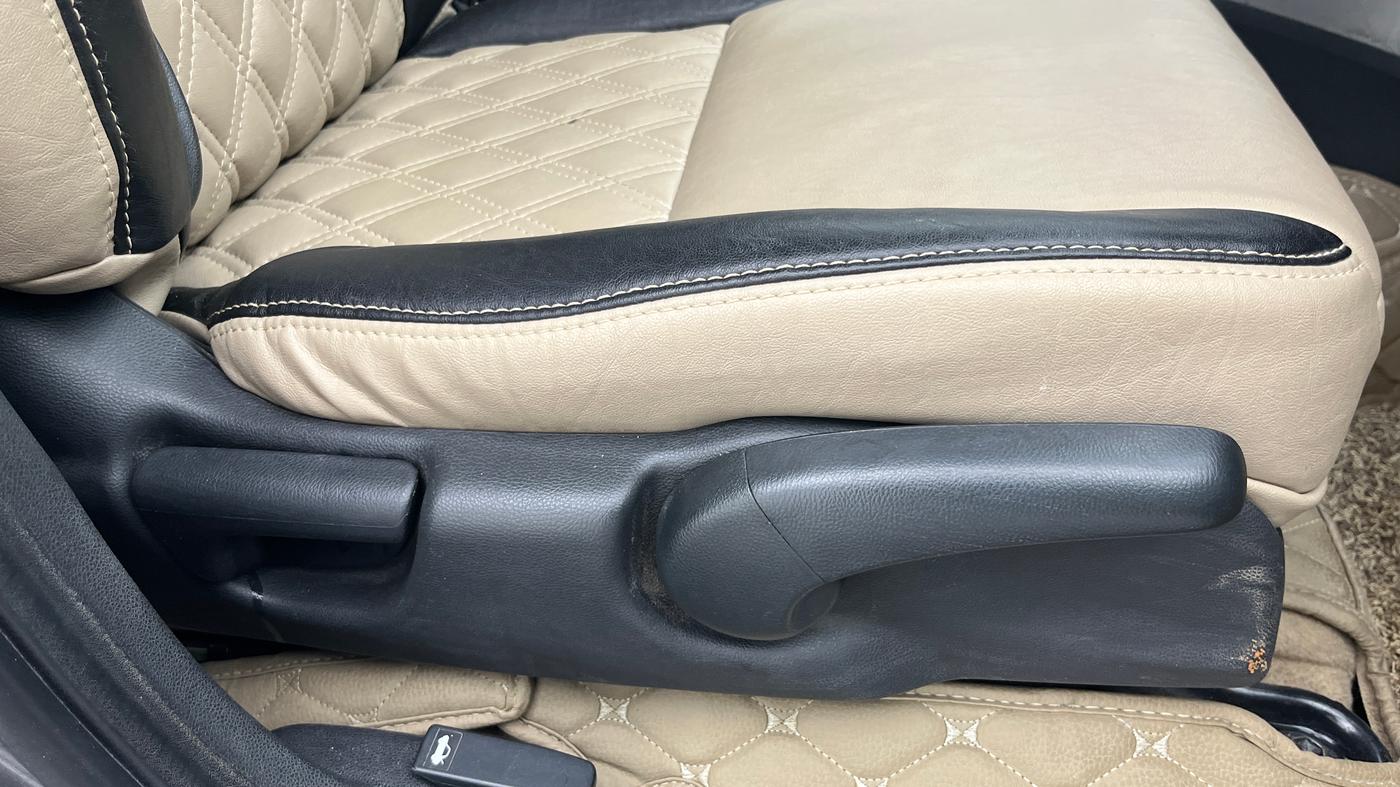 2019 Honda City 1.5L I-VTEC V MT, Petrol, Manual, 50,154 km, Driver Side Adjustment Panel