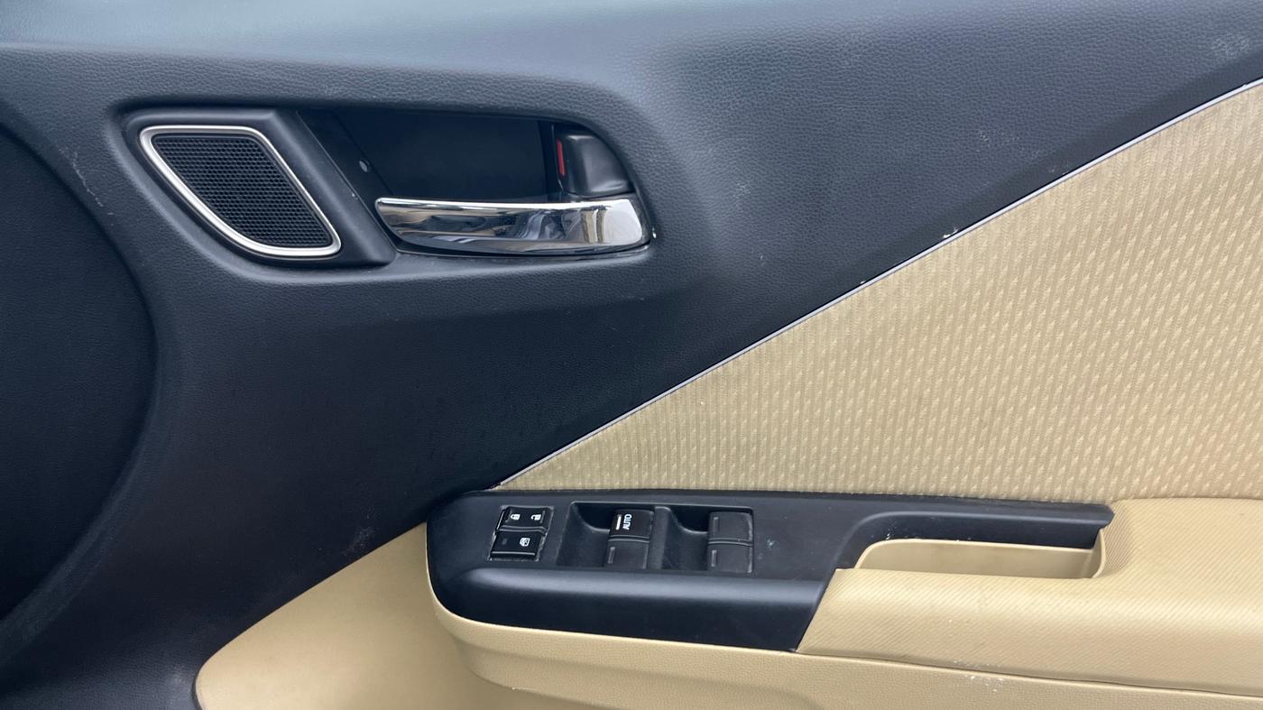 2019 Honda City 1.5L I-VTEC V MT, Petrol, Manual, 50,154 km, Driver Side Door Panels Control