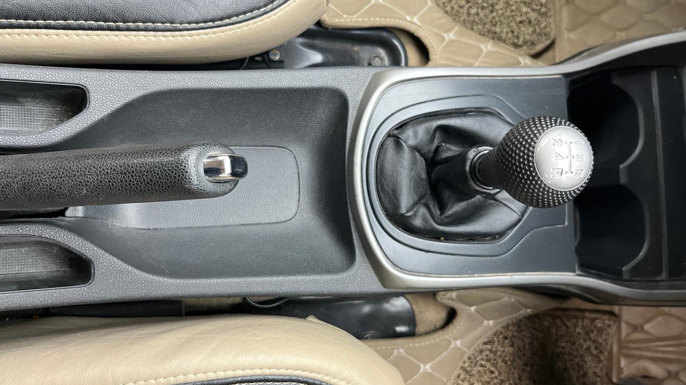 2019 Honda City 1.5L I-VTEC V MT, Petrol, Manual, 50,154 km, Gear Lever