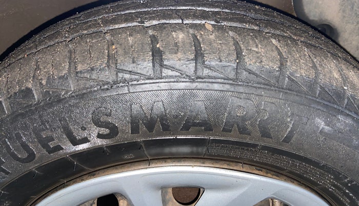 2018 Hyundai Grand i10 MAGNA AT 1.2 KAPPA VTVT, CNG, Automatic, 57,008 km, Right Front Tyre Tread