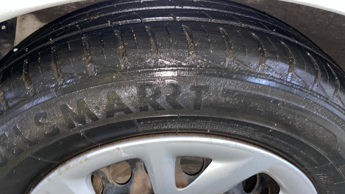 2018 Hyundai Grand i10 MAGNA AT 1.2 KAPPA VTVT, CNG, Automatic, 57,020 km, Right Rear Tyre Tread