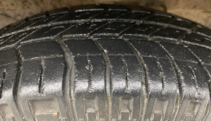 2015 Maruti Eeco 5 STR WITH AC PLUSHTR, Petrol, Manual, 14,533 km, Right Rear Tyre Tread