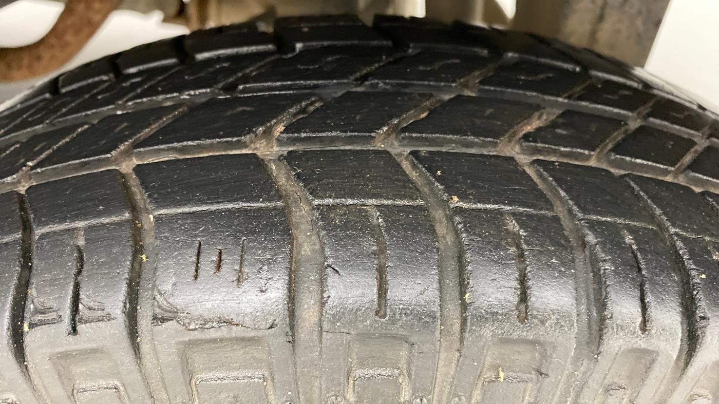 2015 Maruti Eeco 5 STR WITH AC PLUSHTR, Petrol, Manual, 14,533 km, Left Rear Tyre Tread