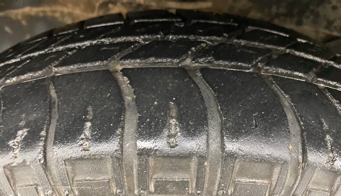 2015 Maruti Eeco 5 STR WITH AC PLUSHTR, Petrol, Manual, 14,533 km, Left Front Tyre Tread