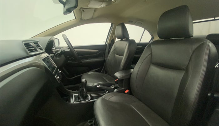 2015 Maruti Ciaz ZDI+ SHVS, Diesel, Manual, 46,320 km, Right Side Front Door Cabin