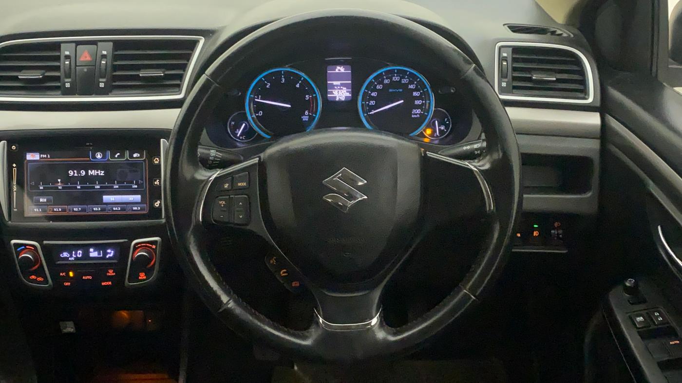 2015 Maruti Ciaz ZDI+ SHVS, Diesel, Manual, 46,320 km, Steering Wheel Close Up