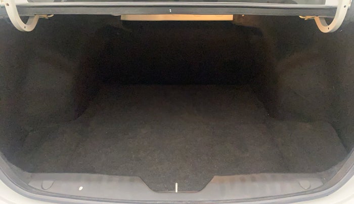 2015 Maruti Ciaz ZDI+ SHVS, Diesel, Manual, 46,320 km, Boot Inside