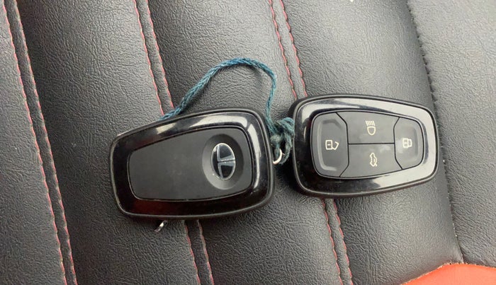2021 Tata TIAGO NRG XZ AMT, Petrol, Automatic, 34,041 km, Key Close Up