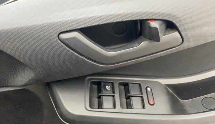 2021 Tata TIAGO NRG XZ AMT, Petrol, Automatic, 34,041 km, Driver Side Door Panels Control