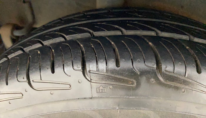 2015 Maruti Celerio VXI, Petrol, Manual, 65,433 km, Right Rear Tyre Tread