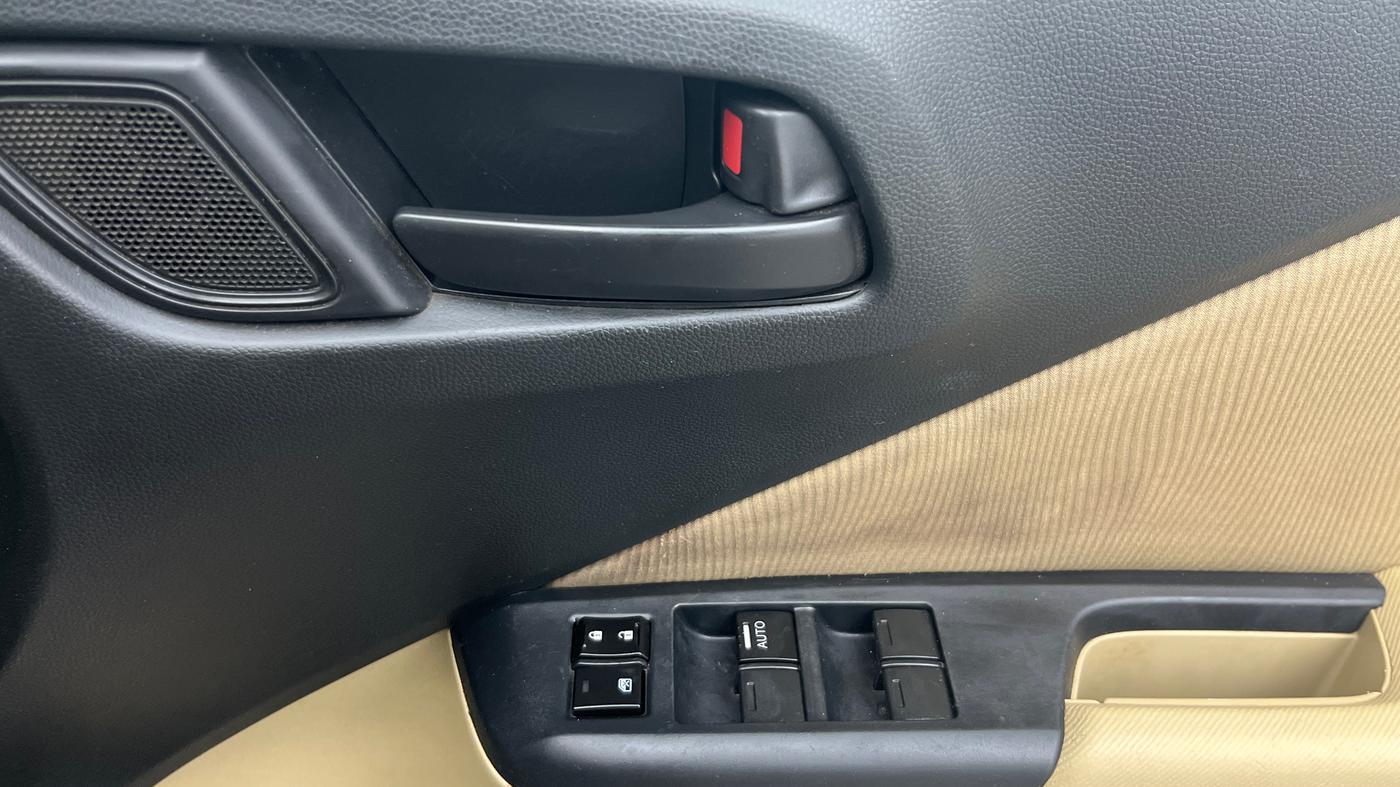 2014 Honda City 1.5L I-VTEC SV, Petrol, Manual, 90,208 km, Driver Side Door Panels Control