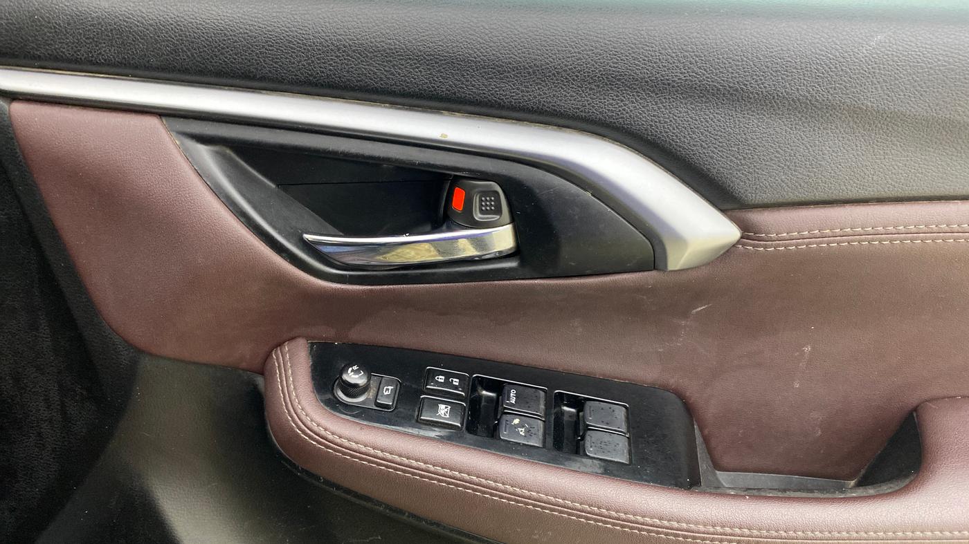2022 Maruti Grand Vitara ALPHA SMART HYBRID, Petrol, Manual, 66,751 km, Driver Side Door Panels Control