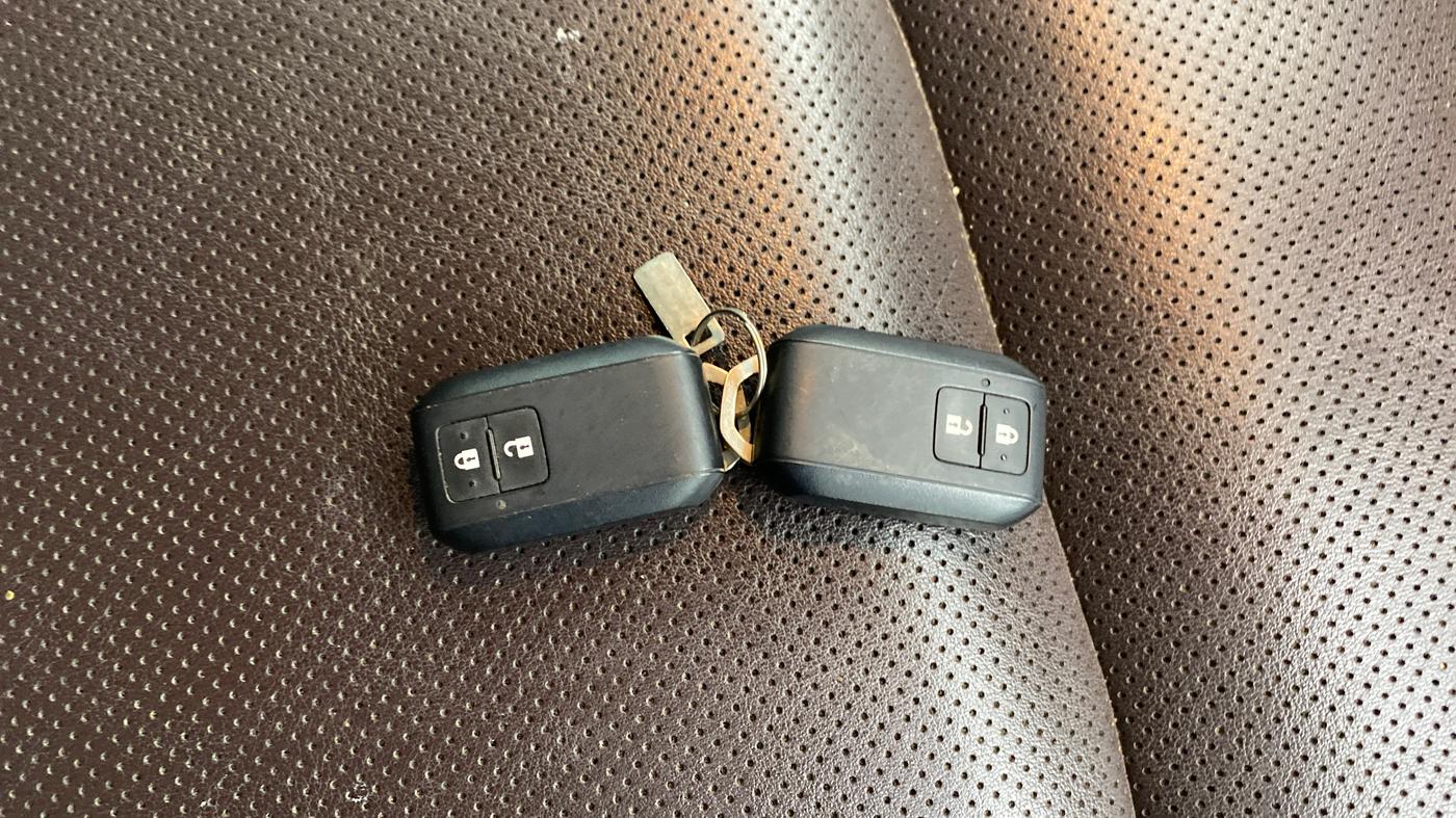 2022 Maruti Grand Vitara ALPHA SMART HYBRID, Petrol, Manual, 66,751 km, Key Close Up