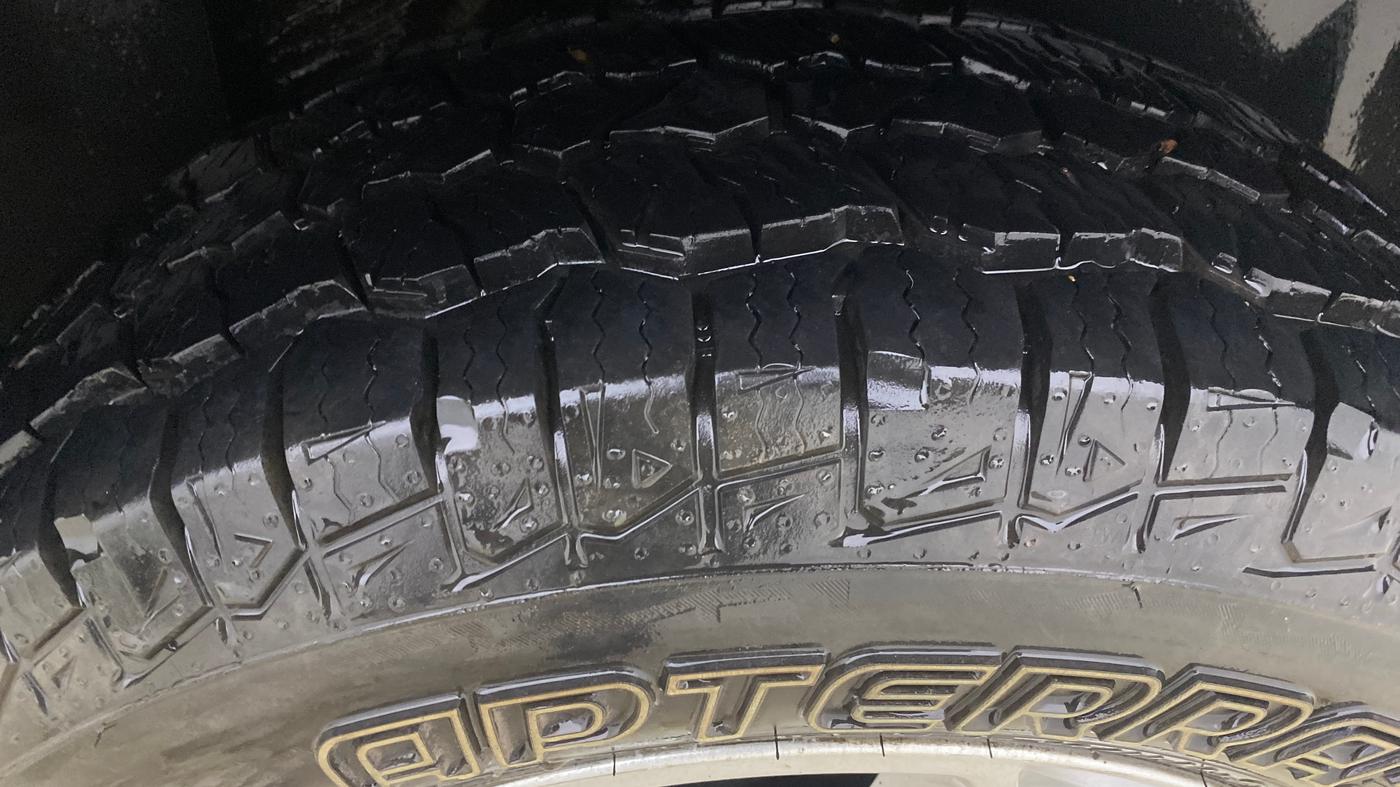 2019 Tata Harrier XZ PLUS 2.0L, Diesel, Manual, 75,989 km, Left Rear Tyre Tread