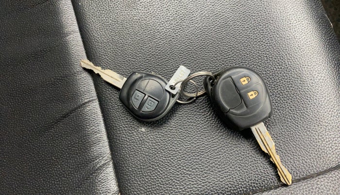 2017 Maruti Swift VDI (O), Diesel, Manual, 48,197 km, Key Close Up