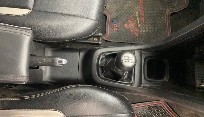 2017 Maruti Swift VDI (O), Diesel, Manual, 48,197 km, Gear Lever