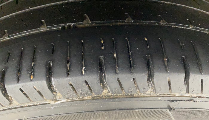 2018 Hyundai Eon ERA +, Petrol, Manual, 56,449 km, Left Rear Tyre Tread