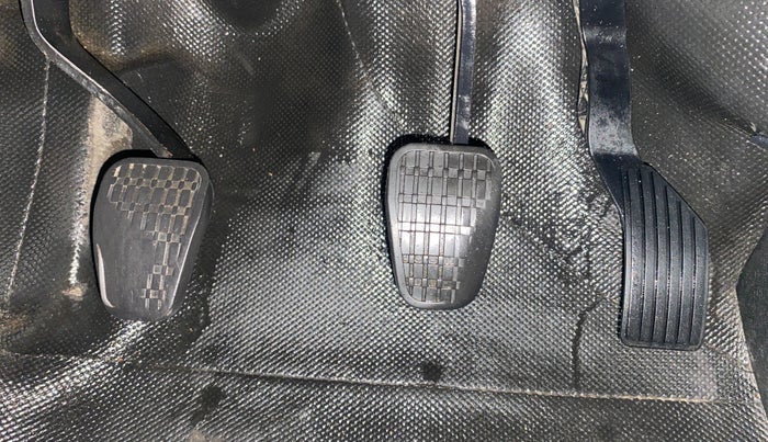 2017 Tata NEXON XM PETROL, Petrol, Manual, 1,18,875 km, Pedals