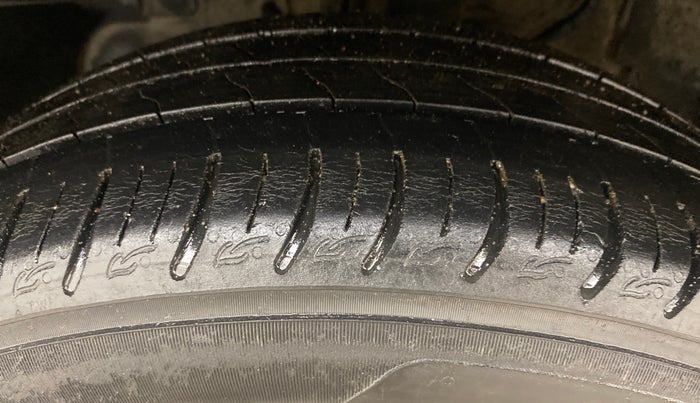 2017 Tata NEXON XM PETROL, Petrol, Manual, 1,18,875 km, Left Front Tyre Tread