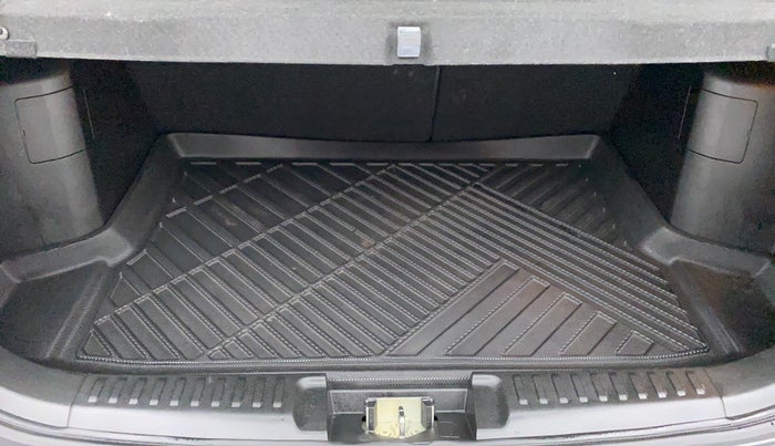 2021 Toyota URBAN CRUISER PREMIUM GRADE AT, Petrol, Automatic, 10,637 km, Boot Inside