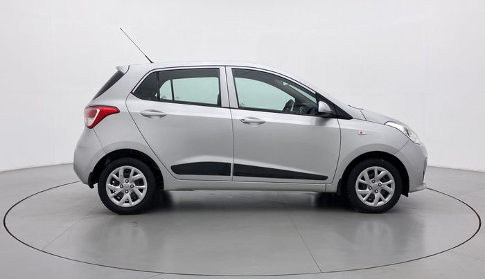 2017 Hyundai Grand i10 MAGNA 1.2 KAPPA VTVT, Petrol, Manual, 29,639 km, Right Side View